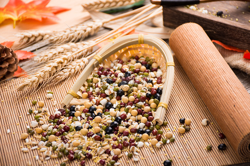 谷歌(GOOG.US)电话会：全栈AI战略驱动业务全面增长 每月Tokens处理量翻倍 视觉搜索增长70%